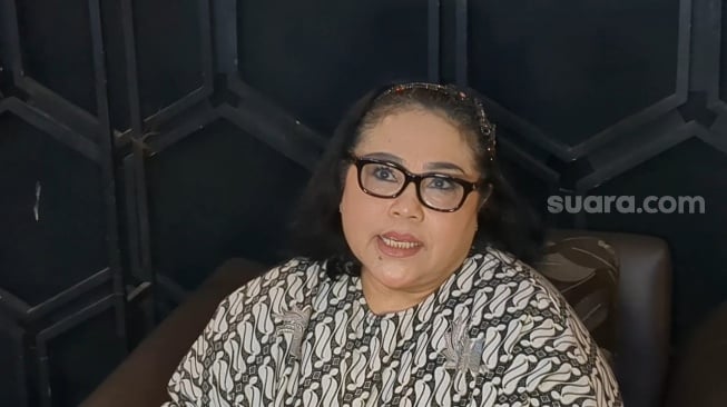 Nunung Srimulat dalam sebuah wawancara di kawasan Kebon Jeruk, Jakarta, Selasa, 19 Agustus 2025. [Suara.com/Adiyoga Priyambodo]