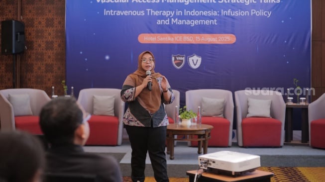 Kemenkes Akui Pasang Infus Belum Punya Standar Nasional, Pasien Bisa Berisiko!
