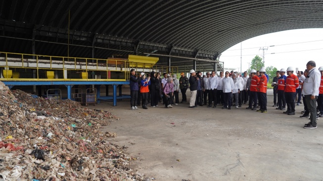 Momen Menteri LH Kunjungi Proyek Sampah Lulut Nambo [Egi/Suarabogor]