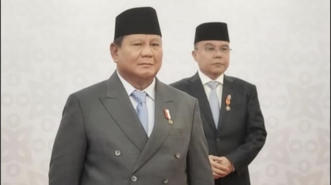 Tahun Pertama Penuh Gejolak, Pengamat: Prabowo Beruntung Punya Dasco