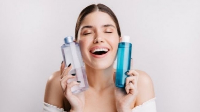 Lembapnya Tahan Lama! 4 Toner Korea Hyaluronic Acid Bikin Wajah Auto Plumpy