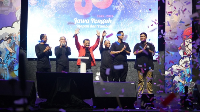 Aksi Gubernur Luthfi Borong Dagangan di HUT Jateng ke-80, Kirim Sinyal Ekonomi Pro Rakyat