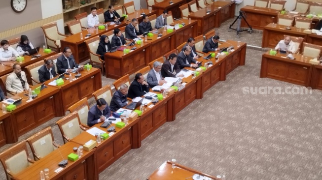 Pimpinan KPK saat menghadiri rapat pembahasan RKUHAP yang digelar di Komisi III DPR RI, Rabu (20/8/2025). (Suara.com/Bagaskara)