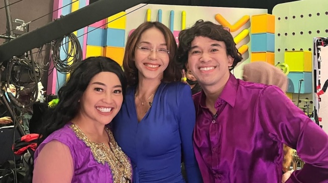 Potret Mpok Alpa, Bunda Corla, dan Anwar Bab (Instagram/nina_mpokalpa)