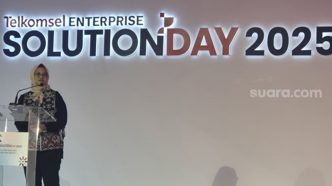 Direktur Utama PT Telkom Indonesia (Persero) Tbk, Dian Siswarini dalam ajang Solution Day 2025 di Jakarta, Kamis (21/8/2025). [Suara.com/Dythia]