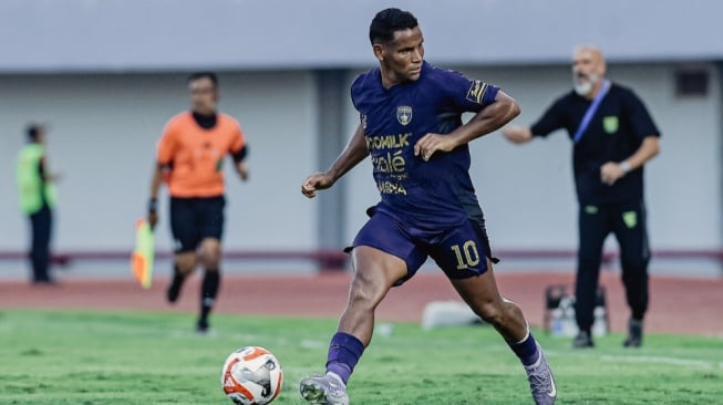 Persita Tangerang Terpuruk, Carlos Pena Bertekad Ubah Situasi!