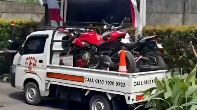 Dua Motor Besar Merek Ducati yang Disita KPK dari OTT Wakil Menteri Ketenagakerjaan (Wamenaker) Immanuel Ebenezer. (Foto: Ist)