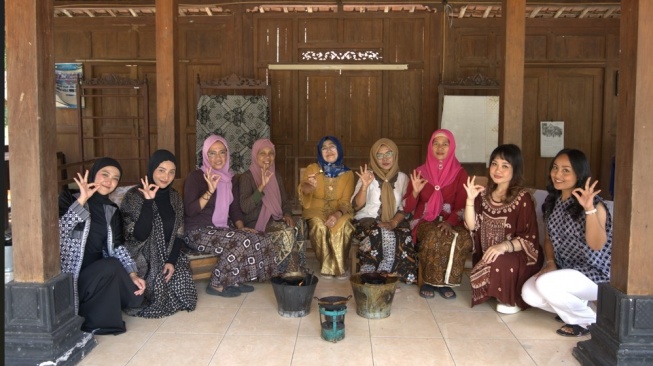 Batik Jadi Identitas: MUAQ Teguhkan Komitmen pada Budaya Indonesia