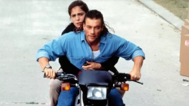 Film Hard Target yang dibintangi Jean Claude Van Damme akan tayang malam ini di Trans TV. [YouTube]
