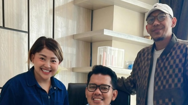 https://www.instagram.com/nina_mpokalpa/