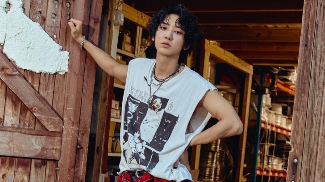 Chanyeol Ungkap Kisah Cinta Tak Terduga di Lagu Happy Accident (Feat. SOLE)