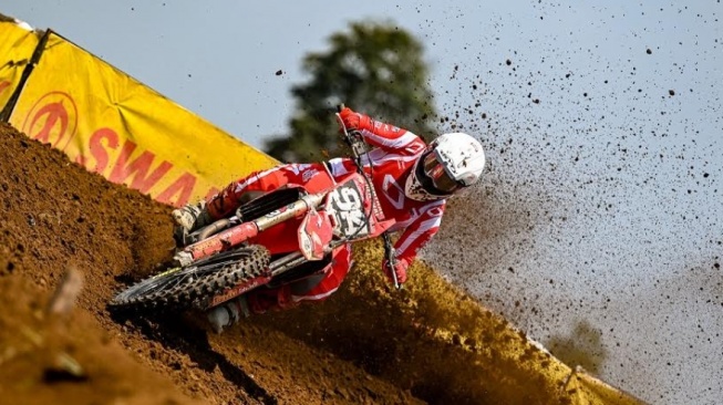 Arsenio Algifari dengan Honda CRF250R siap tempur lagi (Dok. AHM)