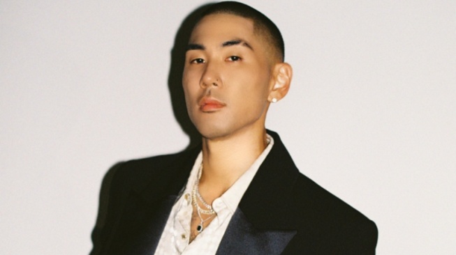 Vince Ajak Kita Berdansa Tanpa Beban di Lagu Cha Cha Cha Feat. G-Dragon