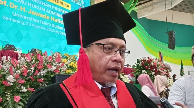 Pakar hukum tata negara dari Universitas Islam Sultan Agung (Unissula) Semarang, Prof. Jawade Hafidz, Sabtu (23/8/2025). [ANTARA/Zuhdiar Laeis] 