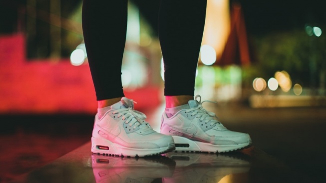 5 Rekomendasi Sepatu Skechers untuk Ibu-Ibu, Modis dan Tak Bikin Kaki Pegal