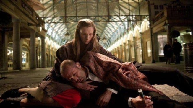 Hummingbird (Redemption) yang dibintangi Jason Statham akan tayang malam ini pukul 21.00 WIB di Trans TV. [YouTube]