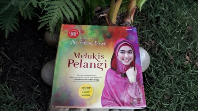 Ulasan Buku Melukis Pelangi: Menghapus Kata Takut dan Menyerah dalam Hidup