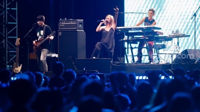 Grup Musik Do As Infinity saat tampil di Konser LaLaLa Festival 2025 di Jiexpo Kemayoran, Jakarta, Sabtu (23/8/2025). [Suara.com/Alfian Winanto]