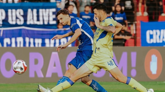 Kiper PSIM Jadi Pahlawan, Gagalkan Penalti Klok di Detik Akhir, Persib Gagal Raih Poin Penuh