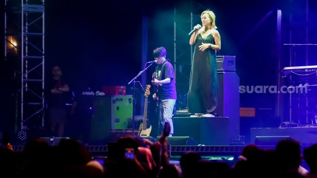 Grup Musik Do As Infinity saat tampil di Konser LaLaLa Festival 2025 di Jiexpo Kemayoran, Jakarta, Sabtu (23/8/2025). [Suara.com/Alfian Winanto]