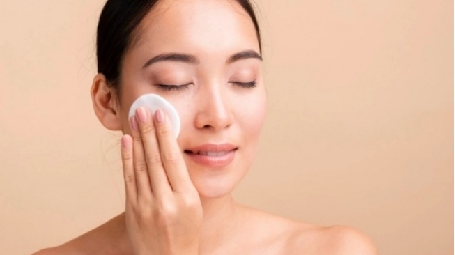 4 Brightening Pad Niacinamide, Solusi Praktis Rahasia Wajah Cerah dan Halus