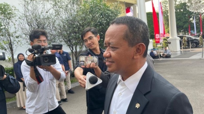 Bahlil Lahadalia Raih Tanda Jasa, Golkar Klaim Buktikan Kapasitas Kepemimpinan!