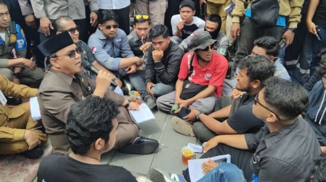 Serba Hitam dan Bawa Bendera One Piece, Warga Balikpapan Protes PBB Naik 3.000 Persen