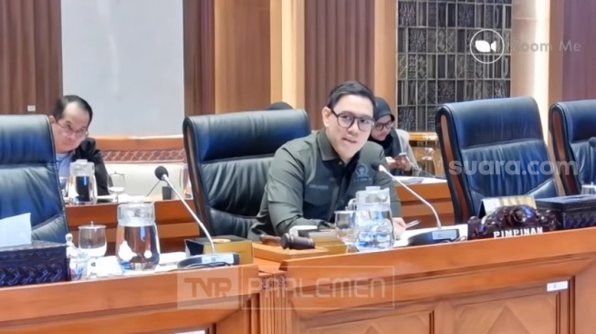 Demo di Luar Memanas, Komisi I DPR Percepat Rapat karena Takut Terjebak Tak Bisa Keluar Gedung