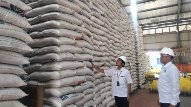 Polda Sumbar Cek Gudang Bulog, Pastikan Stok Pangan Aman hingga Akhir Tahun 2205