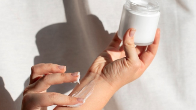 5 Rekomendasi Body Lotion Berbahan Susu: Kulit Lembut, Cerah, dan Harum Seharian