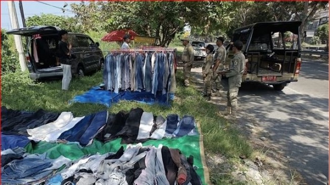 Pedagang Tipat Tahu Hingga Pedagang Baju di Jalan Terjaring Razia Satpol PP