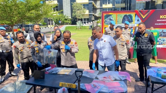 Tiga Kasus Pembunuhan Sadis di Sumbar: Dari Mutilasi hingga Ibu Bunuh Anak, Ini Ultimatum Kapolda!