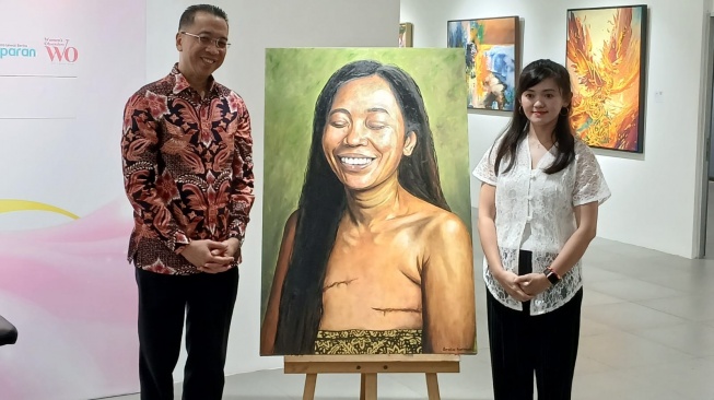 Sebanyak 41 karya seni (lukisan) dari 26 seniman/pelukis Indonesia ditampilkan dalam rangkaian acara Pameran & Lelang Amal “Langkah Merdeka” di Global Auction (Suara.com/Tantri Amela Iskandar)