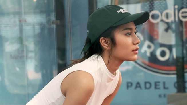 Gaya Hot Azizah Salsha saat Main Padel (Instagram) 
