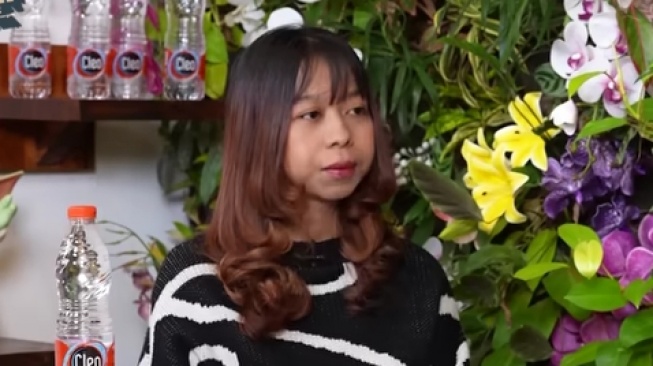 Sintya Cilla perempuan yang mengaku hamil setelah berhubungan dengan DJ Panda (YouTube)