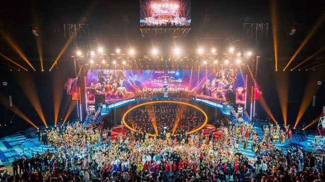 Seluruh pendukung acara Pagelaran Sabang Merauke - The Indonesian Broadway 2025 “Hikayat Nusantara”(Dok: The Indonesian Broadway)
