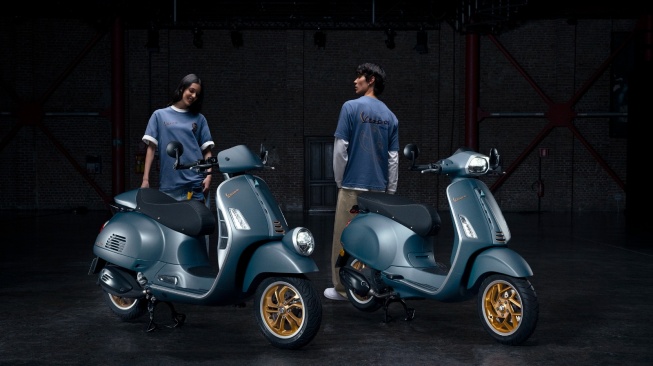 Vespa GTV Officina 8 dan Vespa Officina 8 yang Resmi Dipasarkan di Indonesia. (Foto: Vespa)
