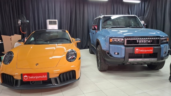 Jajaran mobil bekas yang ditawarkan Focus Motor di showroom Gading Serpong. (Foto: SUARA.com/Michele Alessandra)