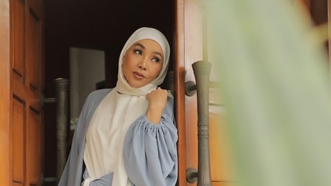 Dewi Gita sempat berbohong ke Armand Maulana saat menjalani operasi di Korea (Instagram)
