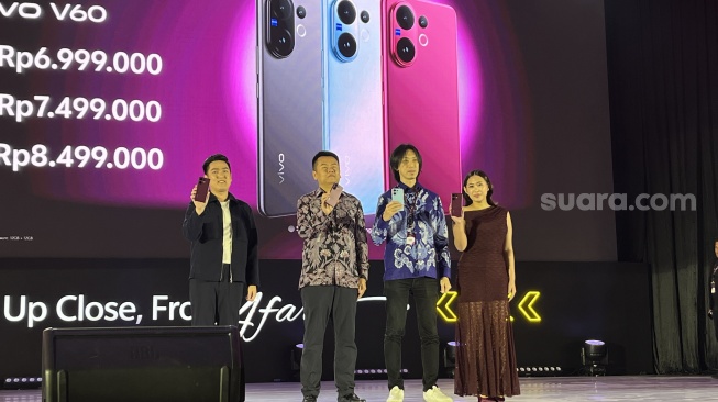 Vivo V60 yang resmi diluncurkan ke Indonesia pada Kamis (28/8/2025). [Suara.com/Dicky Prastya]