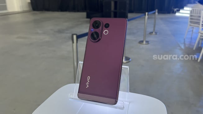 Vivo V70 Muncul di Geekbench, Bawa Chipset Snapdragon 7 Gen 4