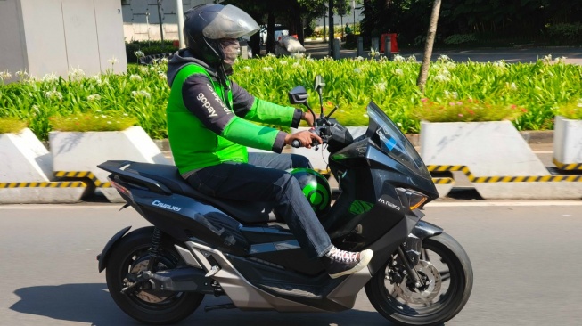 Motor Listrik Maka Cavalry saat Digunakan Driver Ojek Online. (Foto: MAKA Motors)