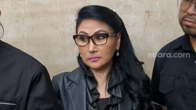 Balasan Menohok Lita Gading Usai Diperiksa Atas Laporan Ahmad Dhani