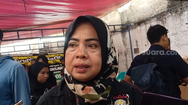 Erna, Humas URC (Unit Reaksi Cepat) ditemui di rumah duka Affan Kurniawan kawasan Dukuh Atas, Jakarta Pusat pada Jumat, 29 Agustus 2025. [Suara.com/Rena Pangesti]
