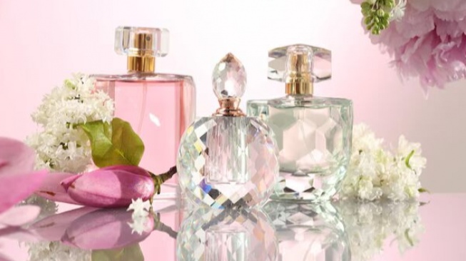 7 Parfum Terbaik untuk Ibu Rumah Tangga, Sekali Semprot Wangi Seharian