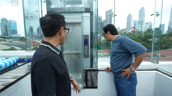 Fasilitas mewah Eko Patrio di rumah yang bernilai Rp150 Miliar (Youtube Taulany TV)