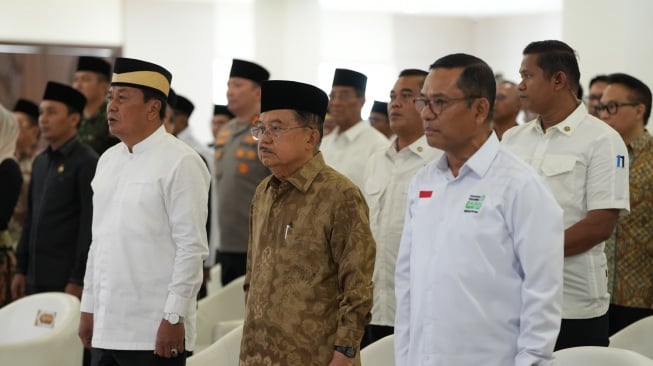 Saleh Husin, Jusuf Kalla, Nasaruddin Umar Sholat Jumat di Masjid BSD Bersama Ribuan Umat Muslim
