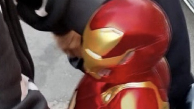Iron man dari rumah Ahmad Sahroni