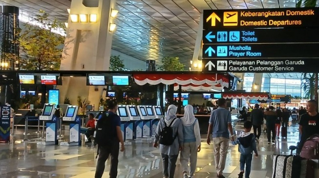 Siaga Tinggi: 315 Polisi Amankan Bandara Soetta Pasca Kerusuhan Jakarta