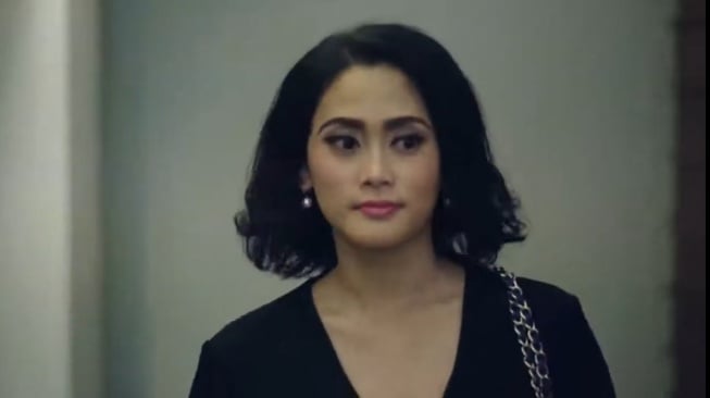 Siapa Dina Albens yang Viral? Jejak Bisnisnya Menggurita dari Minuman hingga Batik